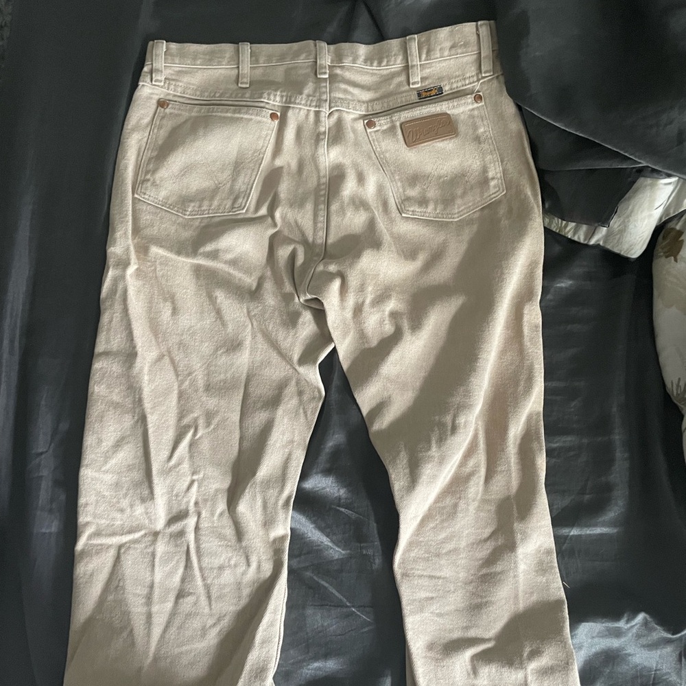 BRAND NEW Wrangler Cowboy cut khakis NEVER WORN